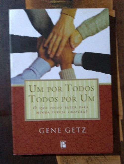 Um por todos todos por um