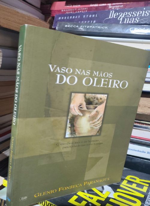 Vaso nas Mãos do Oleiro