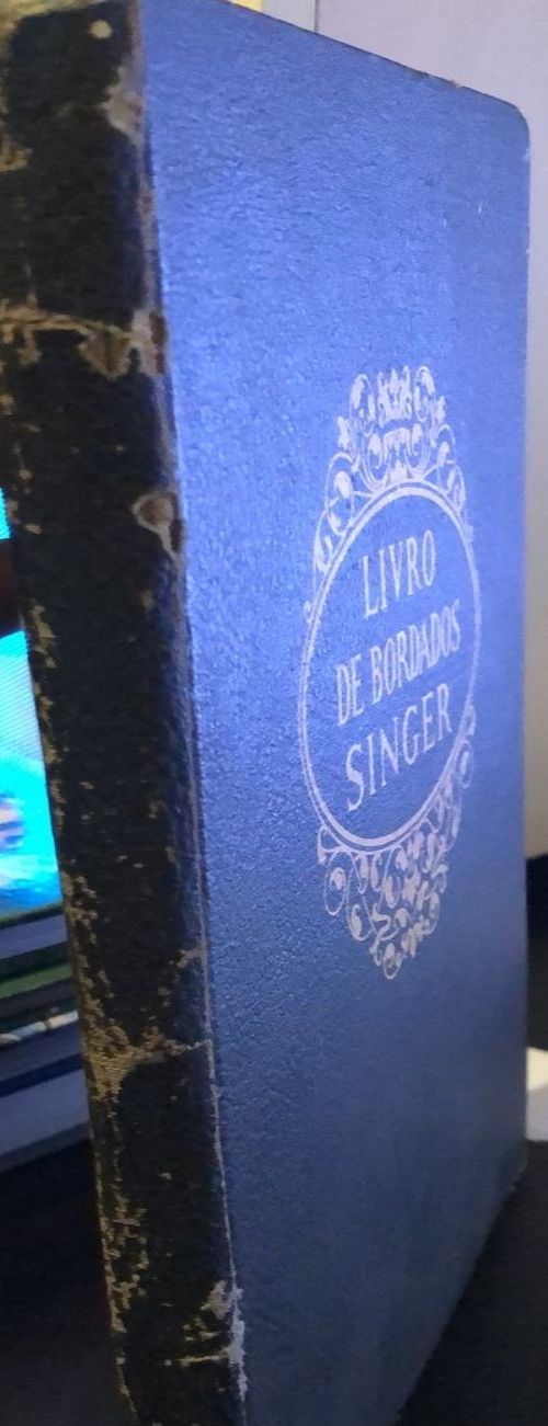 LIVRO DE BORDADOS SINGER