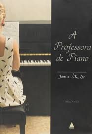 A PROFESSORA DE PIANO