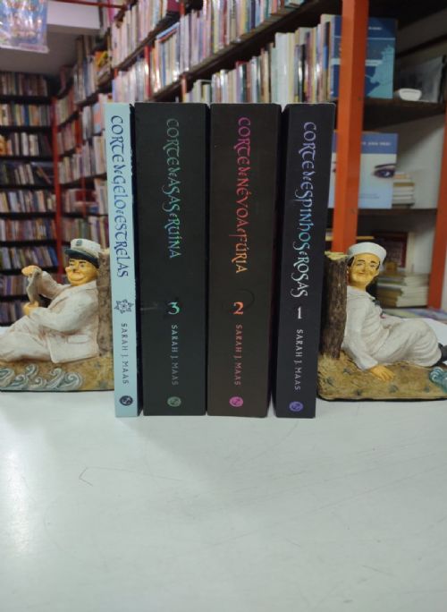 Kit Corte De Espinhos E Rosas - 4 Volumes Completa