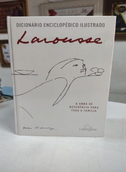 Dicionário Enciclopédico Ilustrado Larousse - Livro + Cd