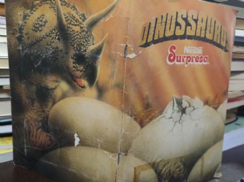 Álbum Surpresa Nestle - Dinossauros Completo