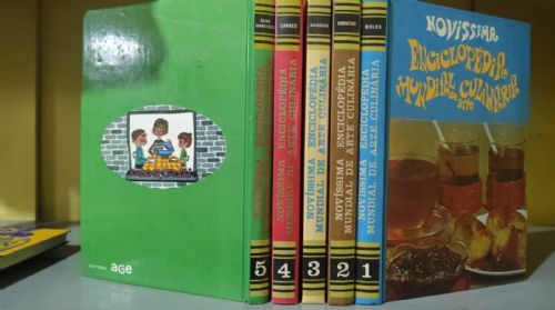 Novissima Enciclopédia Mundial de Arte Culinária 5 Volumes