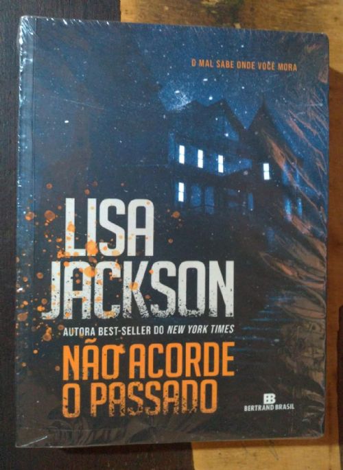 Não Acorde o Passado