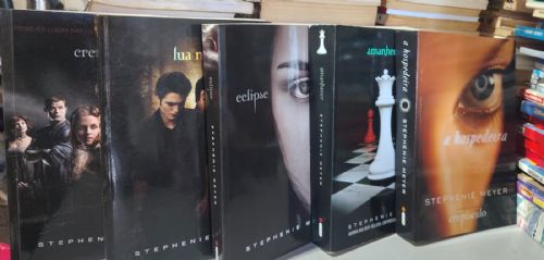 Saga Crepusculo 4 Volumes + Hospedeira + Posters