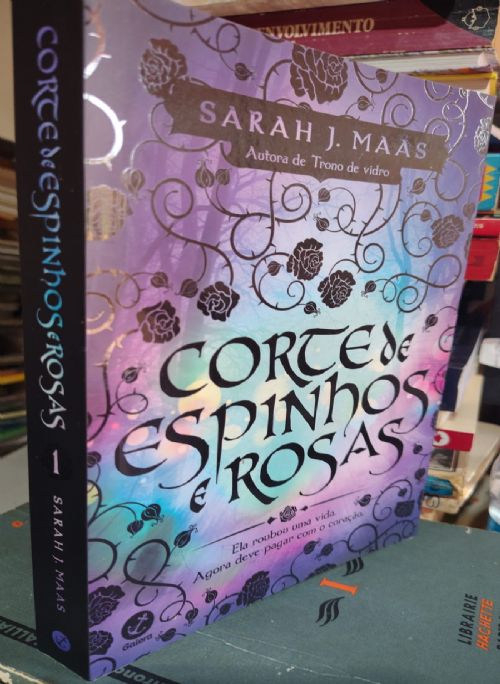 Corte de Espinhos e Rosas